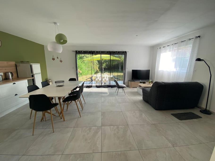 Au Moryllon Villa Lompnas Екстериор снимка