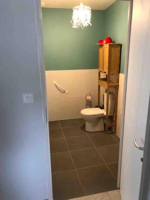 Au Moryllon Villa Lompnas Екстериор снимка