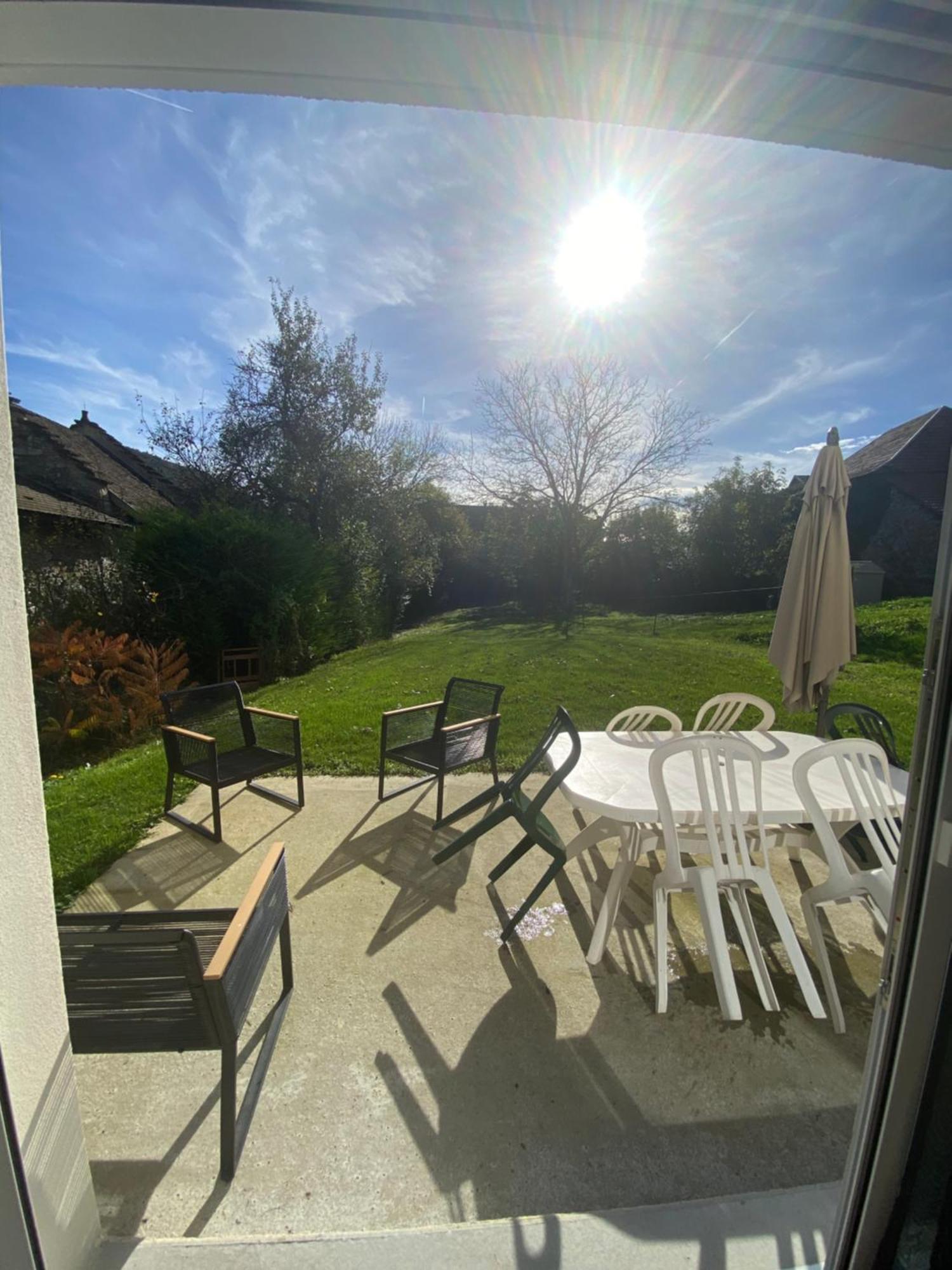 Au Moryllon Villa Lompnas Екстериор снимка
